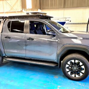 Solid side glass tub Canopy for Hilux - ARMORMAN 4X4