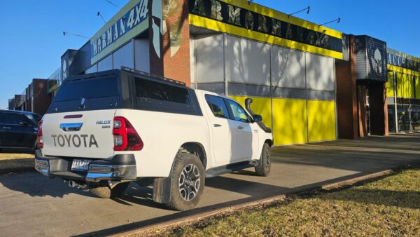 Solid side glass tub Canopy for Hilux - ARMORMAN 4X4