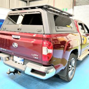 Solid side glass tub canopy for LDV MEGA TUB - ARMORMAN4X4