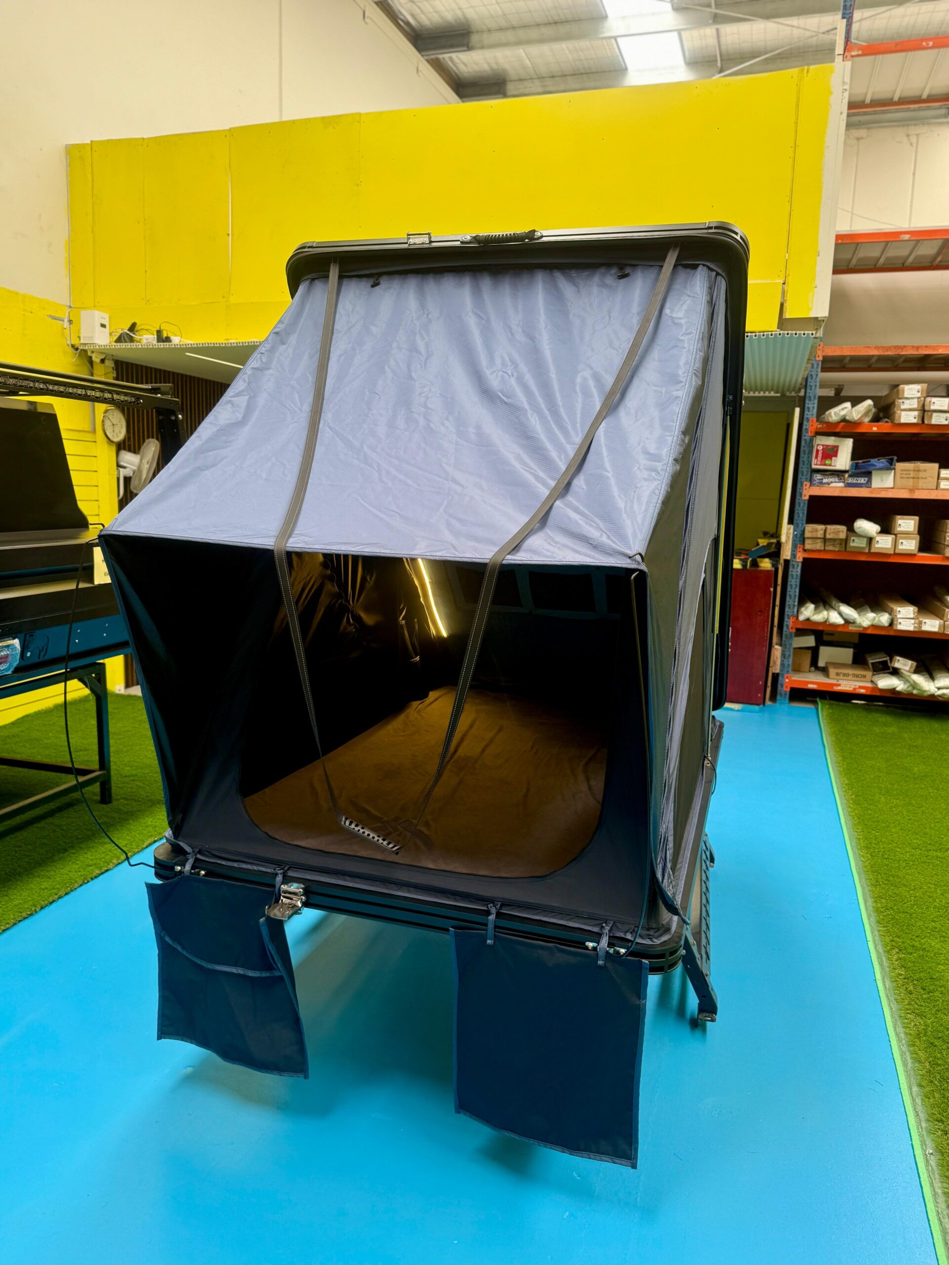 ROOF TOP TENT- BUSH LANDER - SLIM - HARD SHELL- ARMORMAN 4X4 - Image 5