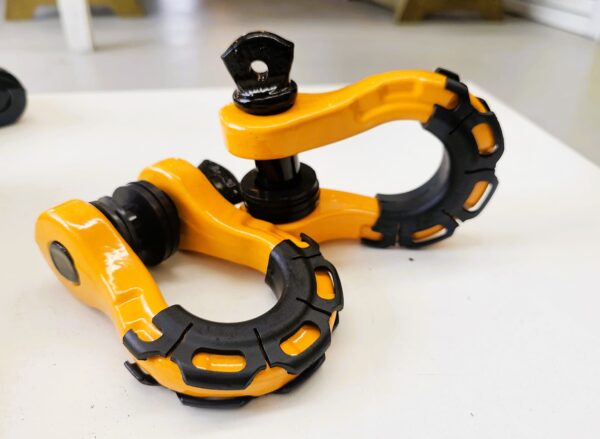 Yellow shackle with D ring- ARMORMAN4X4