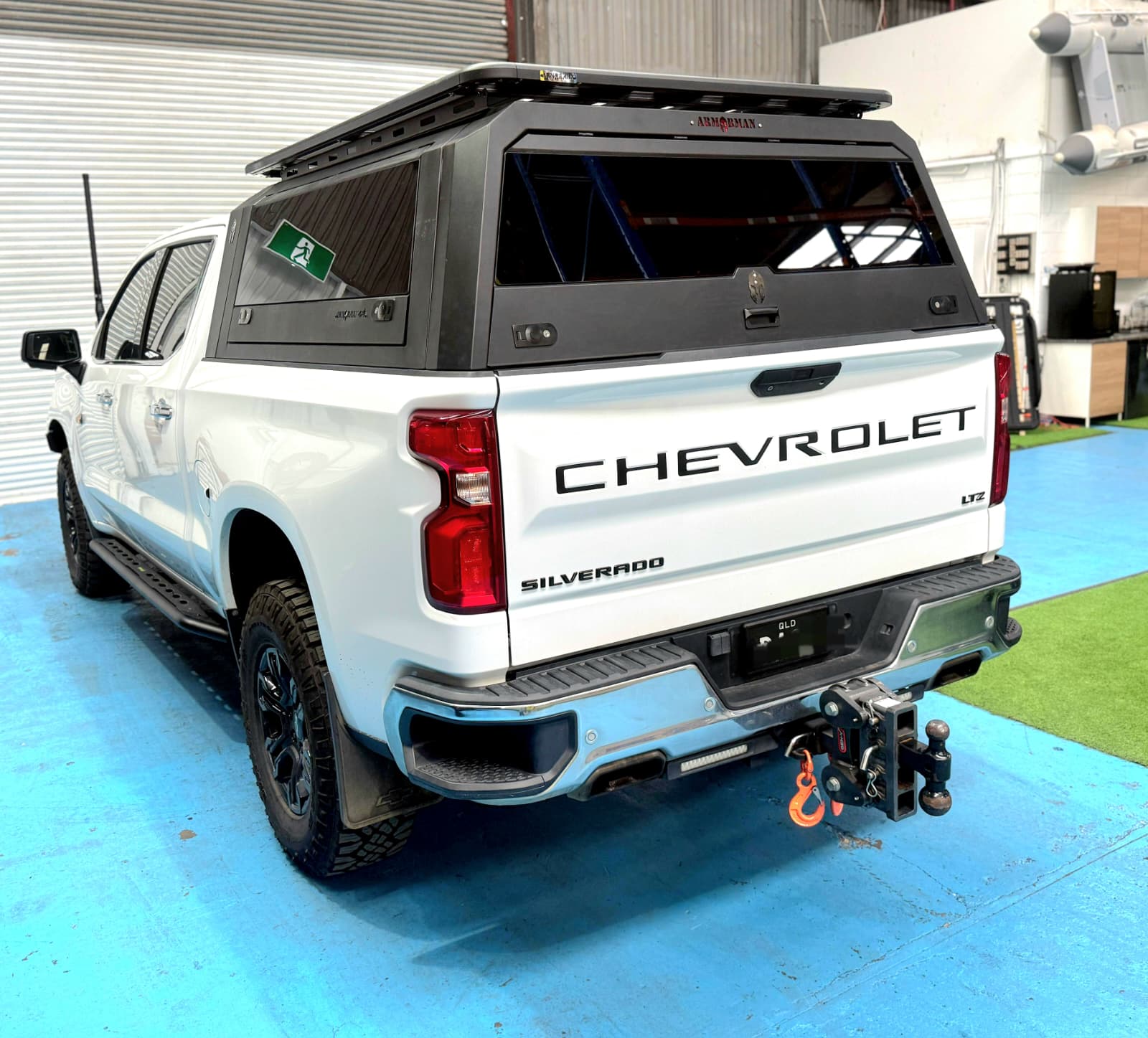 SOLID SIDE GLASS Tub Canopy for GMC/SILVERADO1500 - ARMORMAN4X4 - Image 7