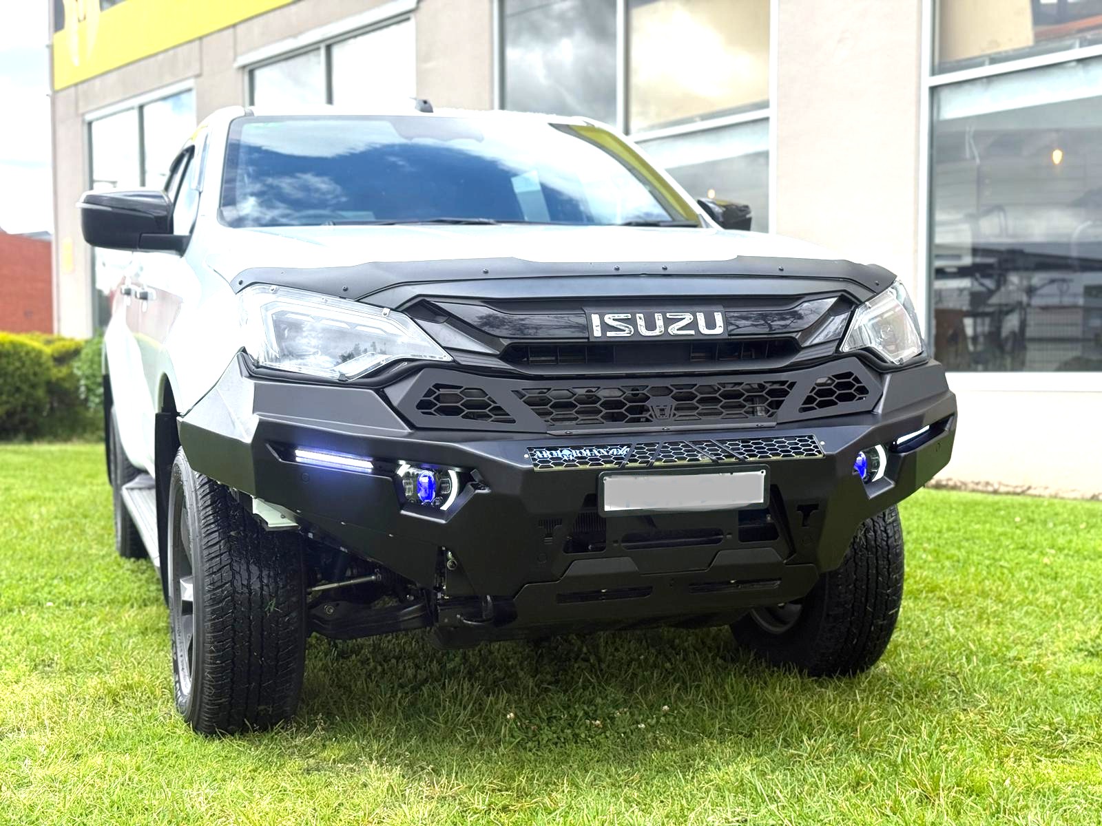 Roadmaster bull bar for Dmax – ARMORMAN4X4 - Image 2